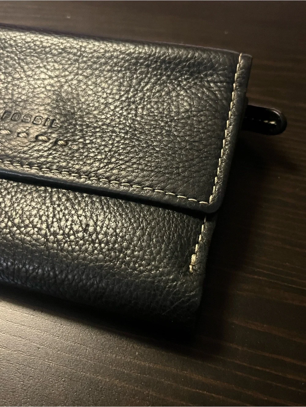 EUC Fossil Black Pebbled Leather Trifold Wallet Contrast Stitching